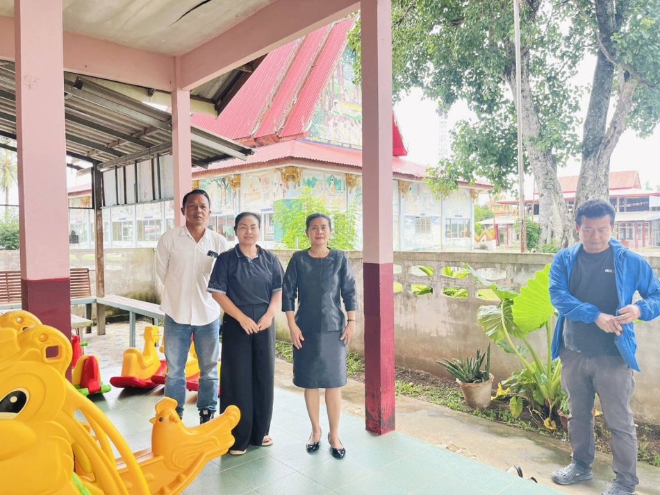 วันที่ 22 กรกฎาคม 2568 นายสมควร ระแพงศรี นายก เทศมนตรีตำบลยางชุม มอบหมายให้ นางระพีพรรณ ปานะถึก ปลัดเทศบาล นายประกาศ สีหานาวี นายช่างโยธา และเจ้าหน้าที่กองช่าง ลงพื้นที่สำรวจรอบบริเวณศูนย์พัฒนาเด็กเล็กวัดโพธิ์ศรี  ที่จะปรับปรุงและซ่อมแซม รั้วให้สูงขึ้นกว่าเดิม เพื่อป้องกันความปลอดภัย