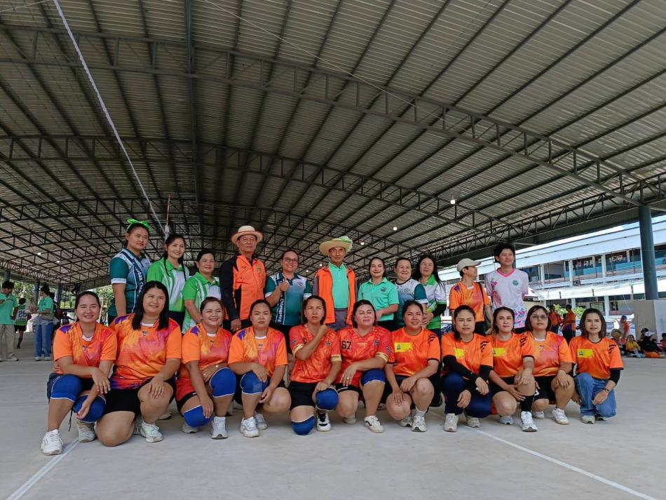 วันที่ 16 ตุลาคม 2568 นายสมควร ระเเพงศรี  นายกเทศมนตรีตำบลยางชุม พร้อมด้วย คณะผู้บริหาร สมาชิกสภาเทศบาล  นางรพีพรรณ ปานะถึก ปลัดเทศบาลตำบลยางชุม นางสุดาภรณ์ ศรีหิรัญ รองปลัดเทศบาลตำบลยางชุม เเละพนักงานเทศบาลตำบลยางชุม ร่วมงานกีฬาท้องถิ่นสัมพันธ์ ณ โรงเรียนกุดจับประชาสรรค์ อำเภอกุดจับ จังหวัดอุดรธานี